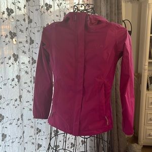 Mountain Hardwear Rain Coat